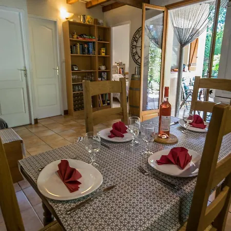 Quiet With Large Pool, Cleaning Included Saint-Martin-le-Redon
